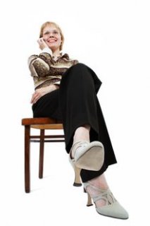 feminine entrepreneurs should think about starting a business at home.